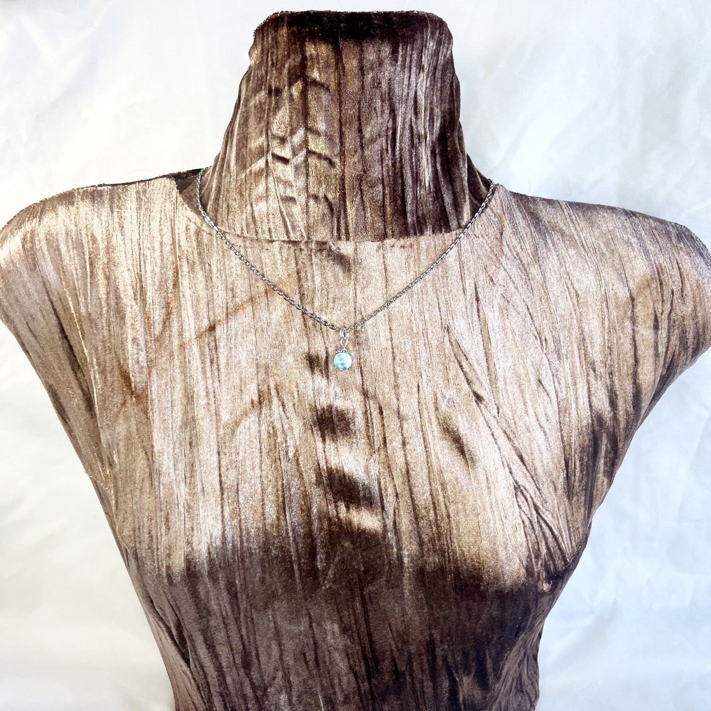 Dyed Agate Pendant Necklace