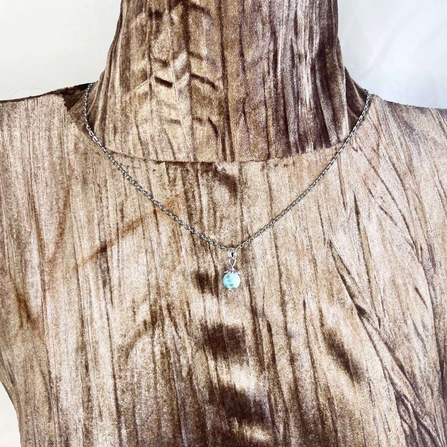 Dyed Agate Pendant Necklace