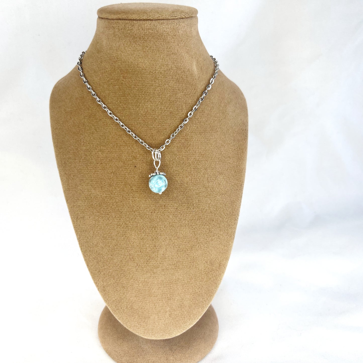 Dyed Agate Pendant Necklace