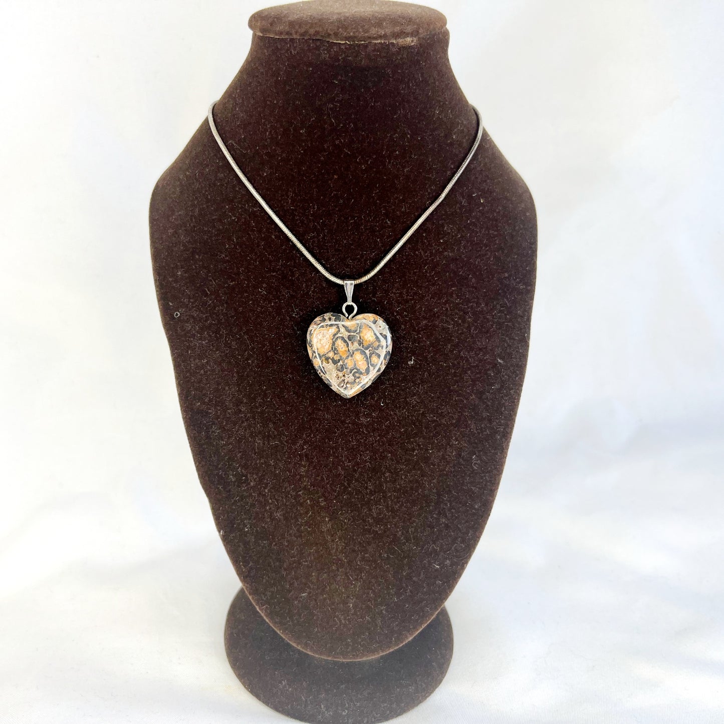 Leopard Agate Heart Pendant Necklace