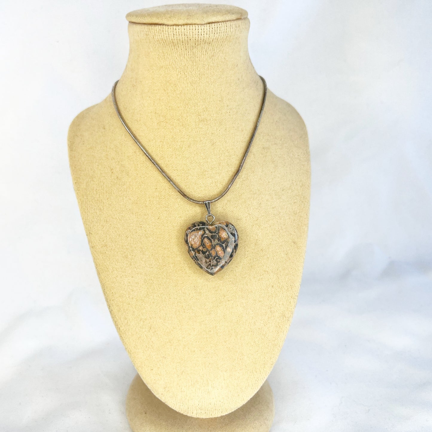 Leopard Agate Heart Pendant Necklace