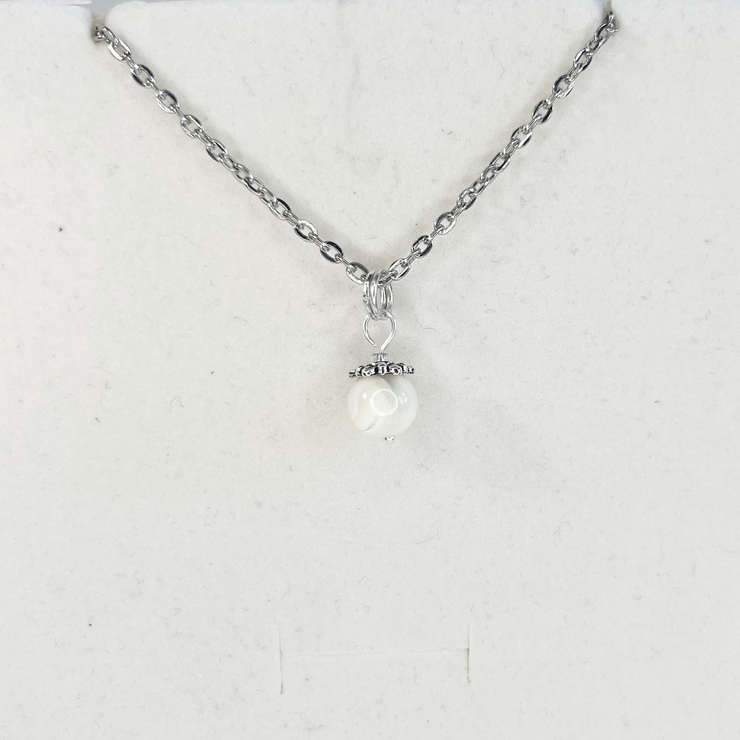 Mother of Pearl Pendant Necklace