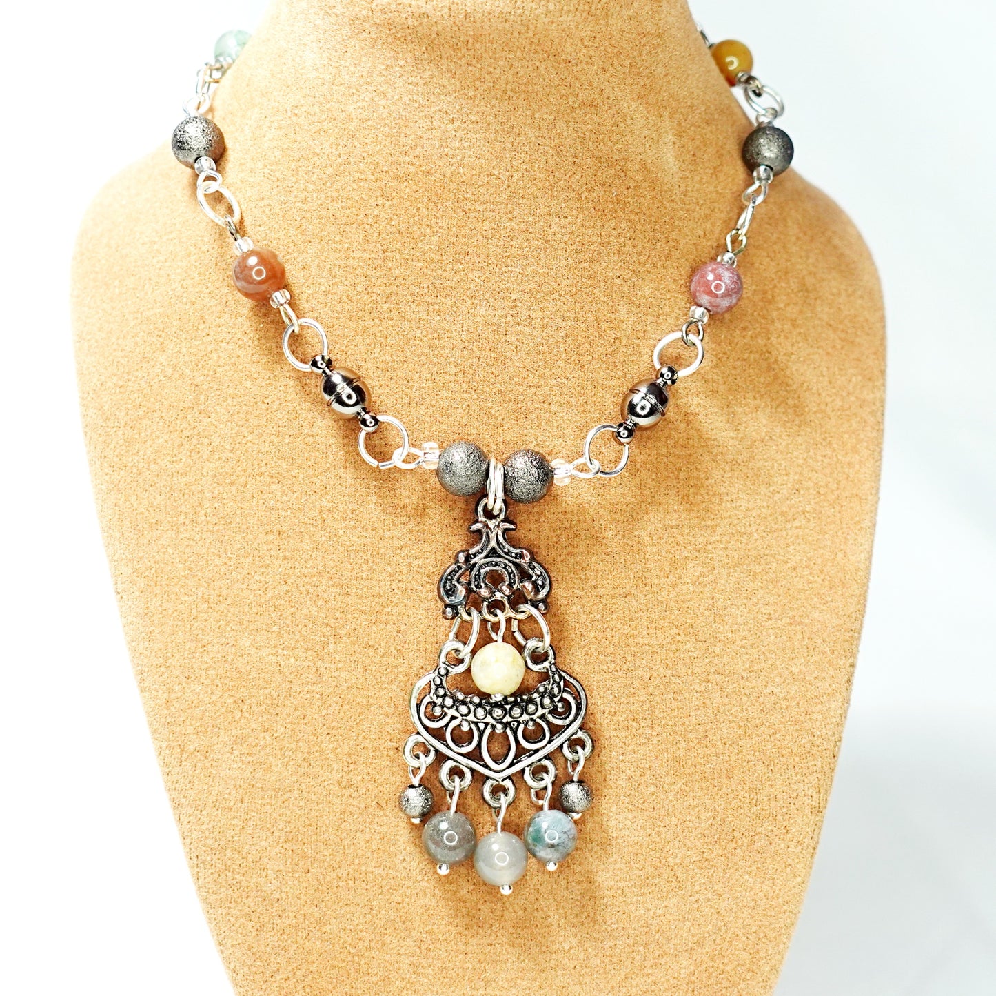 Agate and Lotus Pendant Convertible Jewellery Set