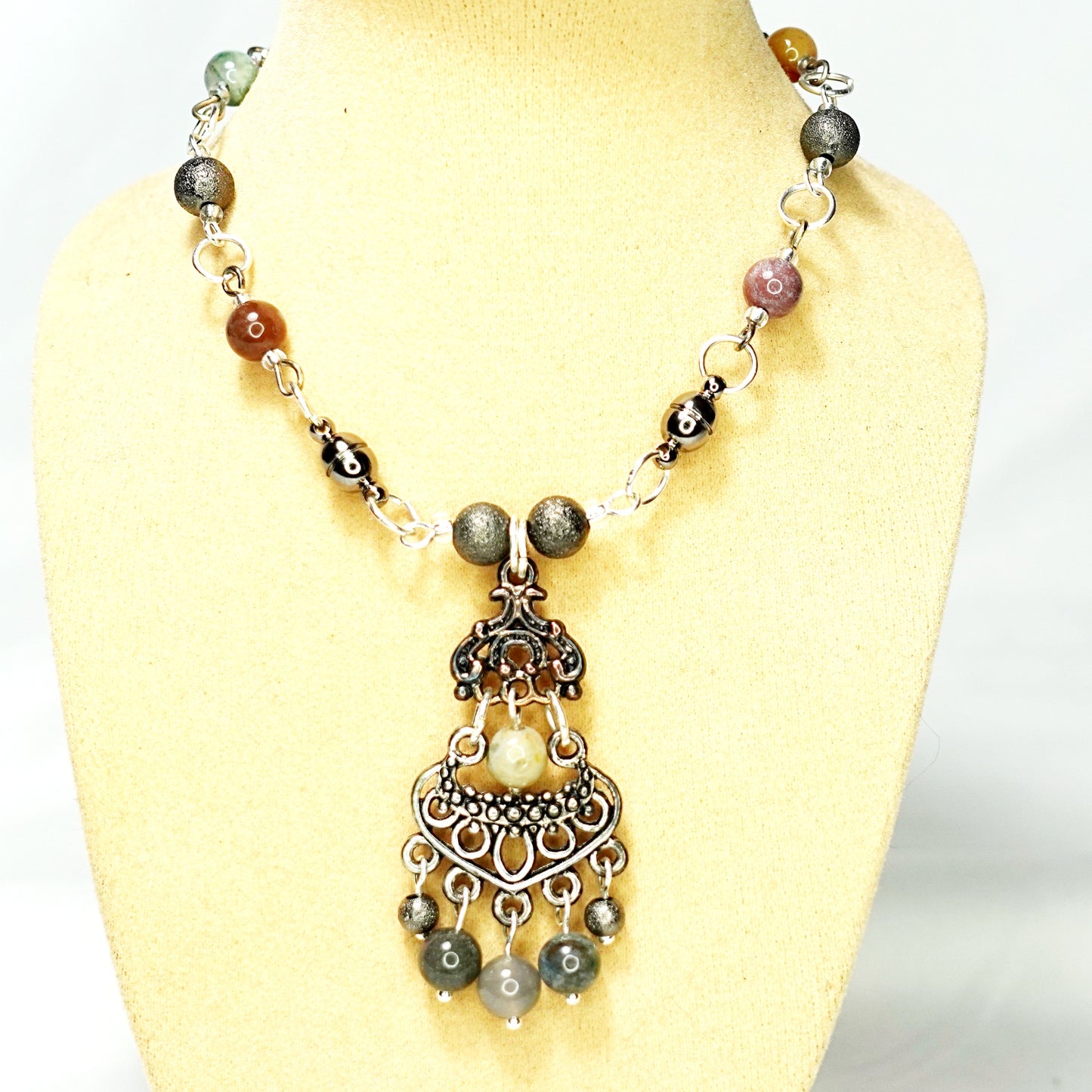 Agate and Lotus Pendant Convertible Jewellery Set